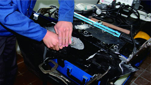 车身覆盖件损伤修复之铝合金覆盖件损伤修复实例